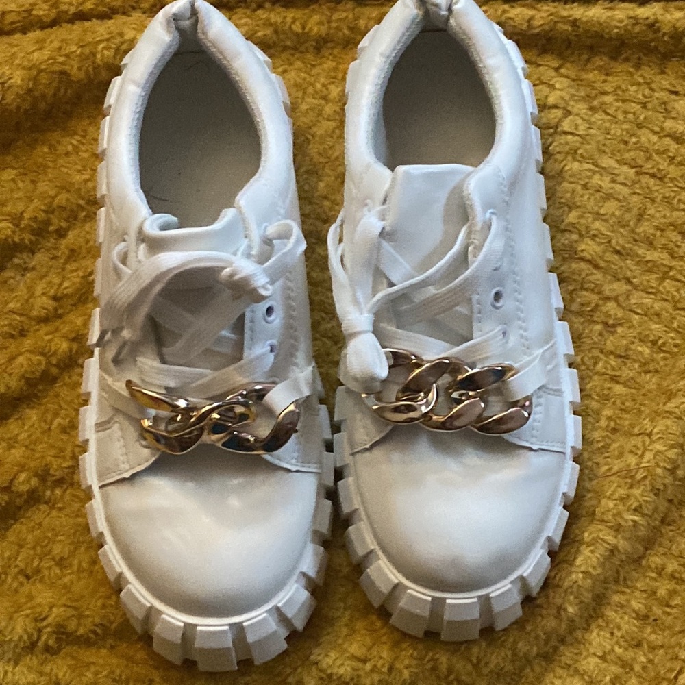 Chunky White Gold Chain shoe